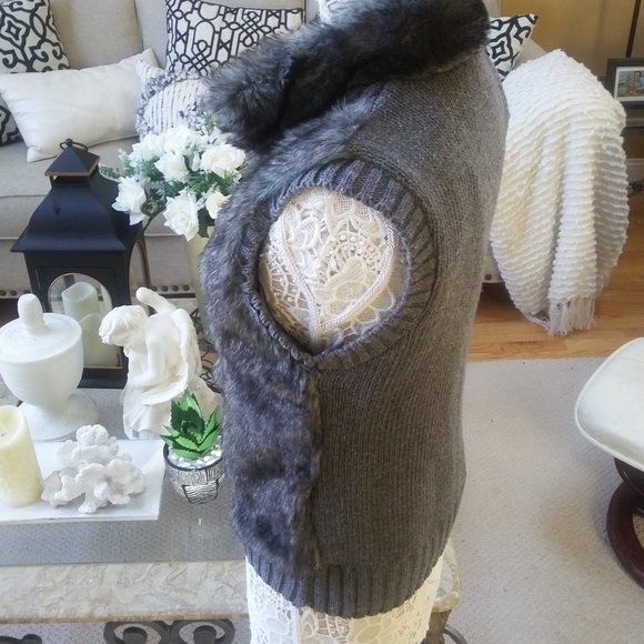 FAUX Fur KNIT Sweater VEST By Carte SZ M - Picture 2 of 2